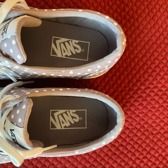 VANS  OFF THE WALL Sz 8 W or 5.5 M Lilac White Polka Dot Lace up Sneakers - Picture 2 of 8